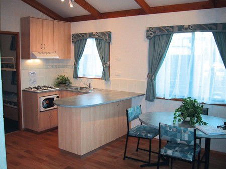 Cowes Caravan Park - Accommodation NT 5