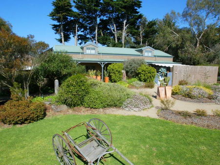 Hill Of Content - Accommodation NT 1