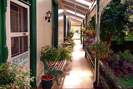 Daylesford Central Motor Inn - Accommodation NT 4