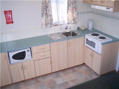 Golden Country Motel And Caravan Park - Accommodation NT 1