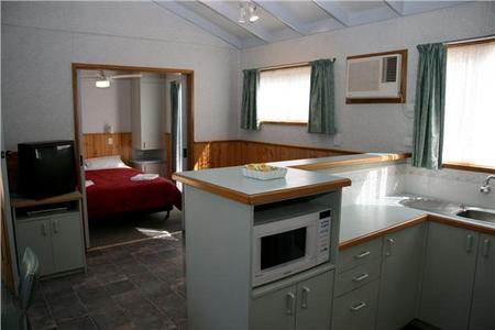 Sale Motor Village - Accommodation NT 4