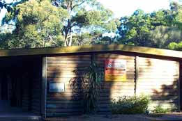 Beachcomber Caravan Park & Log Cabins - Accommodation NT 0