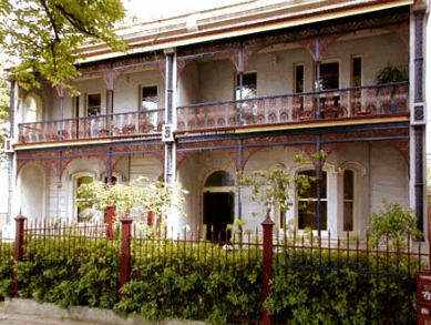 Delphine Apartments