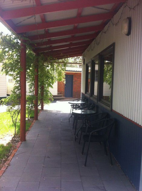 Golden Country Motel And Caravan Park - Accommodation NT 4