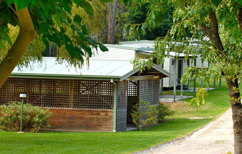 A Wangralea Caravan Park - Accommodation NT 2