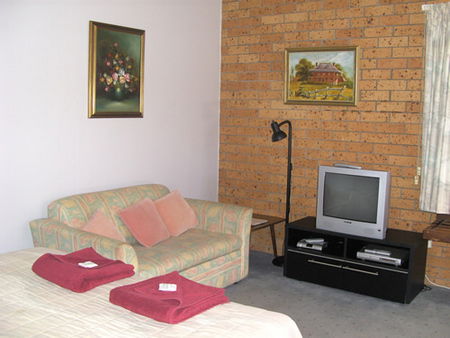 Airlie Court Holiday Apartments - Accommodation NT 1