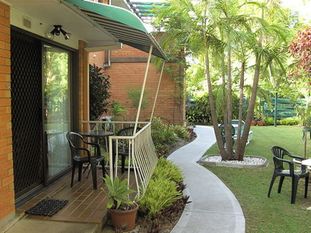 Airlie Court Holiday Apartments - Accommodation NT 2
