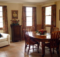 Pratically Lakeside B  B - Accommodation NT