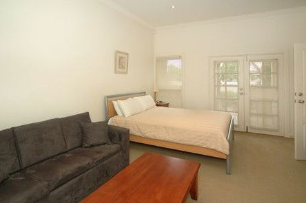 Michelle's Garden Apartments - Accommodation NT 5