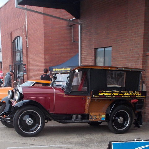 Vintage Fun Hire Cars - Accommodation NT 0