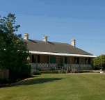 Newstead House - Accommodation NT