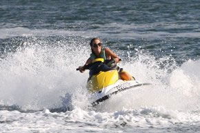 Extreme Jet Ski Hire - Accommodation NT 0