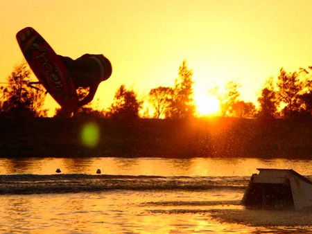 Bonney's WA Water Ski Park - Accommodation NT 0