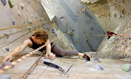 Cliffhanger Climbing Gym - Accommodation NT 2