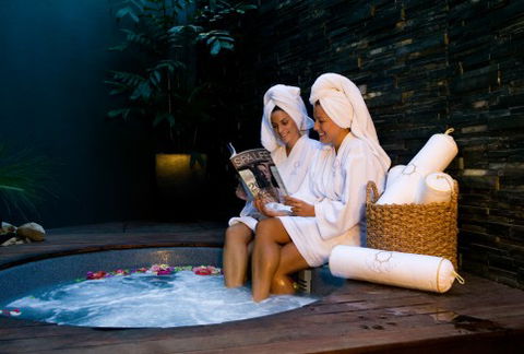 Q1 Spa - Gold Coast - Accommodation NT 4