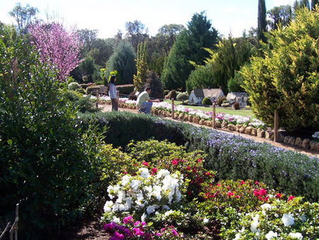 Abingdon Miniature Village - Accommodation NT 3