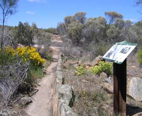 Christmas Rock Walk - Accommodation NT 0