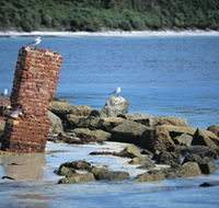Whalers Beach - Accommodation NT