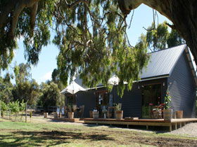  Accommodation NT