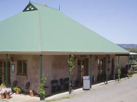 Lloyd Brothers Wine & Olive Company - McLaren Vale - Accommodation NT 0
