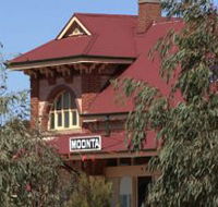 Moonta Tourist Office - Accommodation NT
