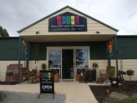 Artel Gallery And Giftware - NT Tourism 0
