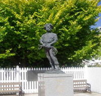 Alexander Cameron Statue - Accommodation NT