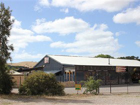 Smiling Samoyed Brewery - Accommodation NT 0
