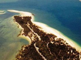 Inskip Peninsula Recreation Area - Accommodation NT 0