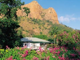 Castle Hill - Accommodation NT 0