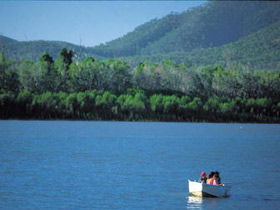 Mackenzie River QLD Accommodation NT