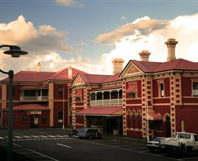 Historic Walk Through Mort Estate - Accommodation NT 0