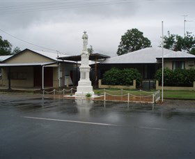 Finch Hatton War Memorial - Accommodation NT 0