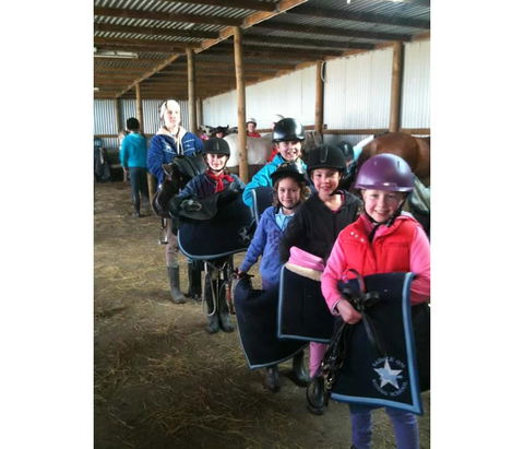 Saddle On Riding School - Accommodation NT 8