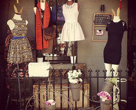 Frou Frou Designs - Accommodation NT 0