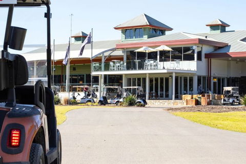 Club Catalina - Accommodation NT 4