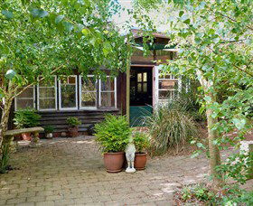 Gumnut Hideaway Gallery - NT Tourism 0