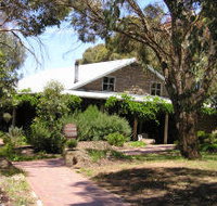 St Anne's Vineyard - Myrniong - Accommodation NT