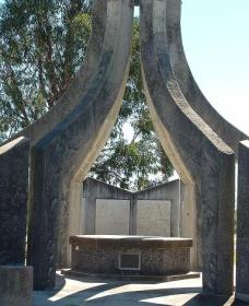 Inverell And District Bicentennial Memorial - Accommodation NT 0