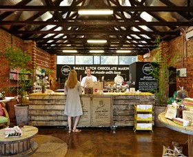 Bright Chocolate - Accommodation NT 1