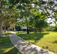 Millennium Esplanade and Tannum Sands Beach - Accommodation NT