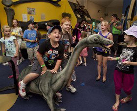 National Dinosaur Museum - Accommodation NT 0