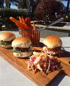 Hollydene Estate Wines And Vines Restaurant - Accommodation NT 4