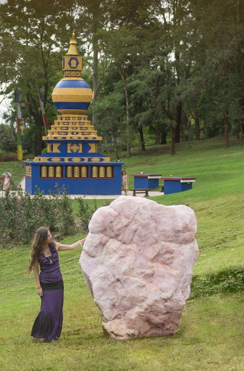 Crystal Castle & Shambhala Gardens - Accommodation NT 9