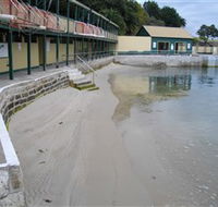 Dawn Fraser Baths - Accommodation NT