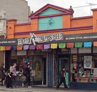 Holy Kitsch Newtown - Accommodation NT