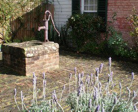 Experiment Farm Cottage - Accommodation NT 3