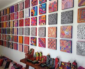 Bouddi Gallery - Contemporary Aboriginal Art - Accommodation NT 1
