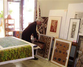 Bouddi Gallery - Contemporary Aboriginal Art - Accommodation NT 4