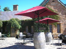 The Old Clarendon Inn And Millers Restaurant - Accommodation NT 1